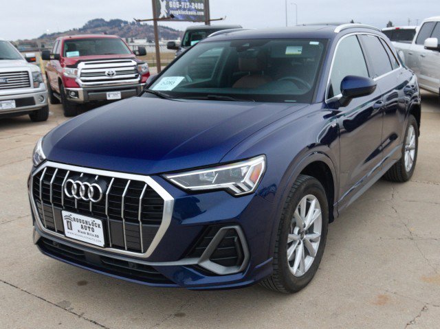 Used 2023 Audi Q3 2.0T Premium image 2