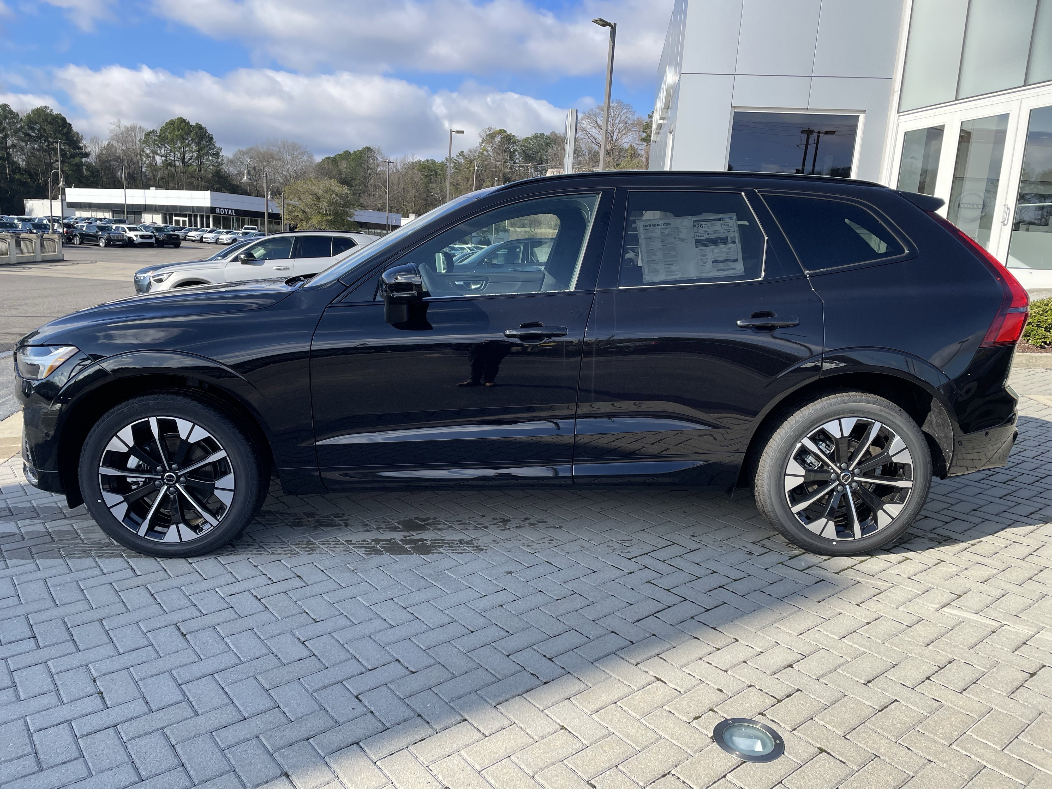 New 2026 Volvo XC60 B5 Plus w/ Protection Package Premier image 8