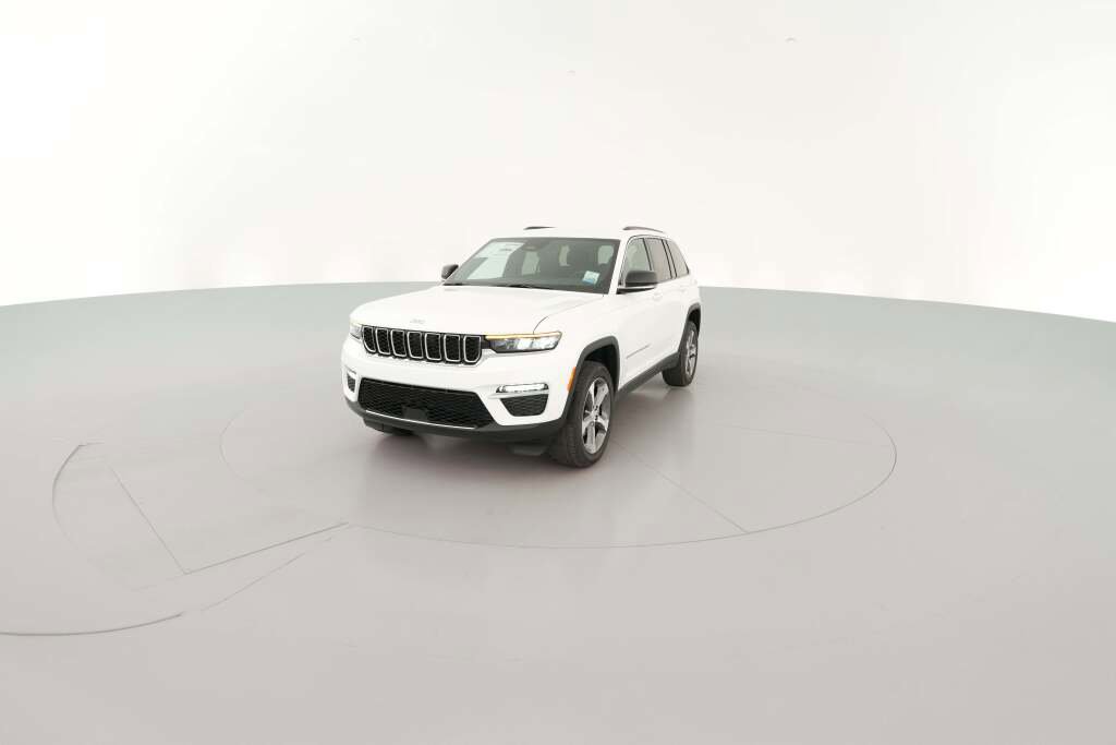 New 2025 Jeep Grand Cherokee Limited w/ Trailer Tow Package image 3