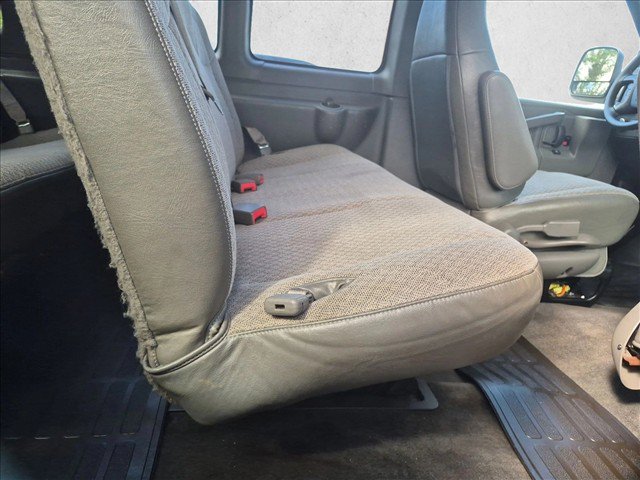 Used 2016 Chevrolet Express 2500 LT w/ LT Preferred Equipment Group RWD image 18