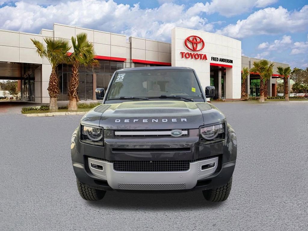 Used 2025 Land Rover Defender 130 S image 9