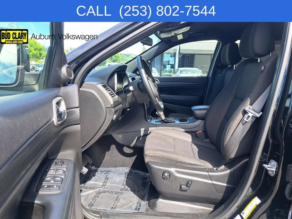 Used 2020 Jeep Grand Cherokee Laredo AWD/4WD image 10