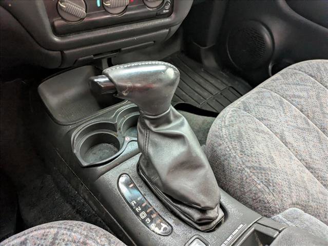 Used 1999 GMC Jimmy SLE AWD/4WD image 13