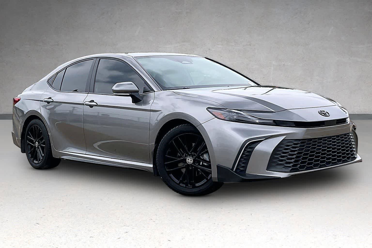 Used 2025 Toyota Camry SE w/ Convenience Package FWD image 21