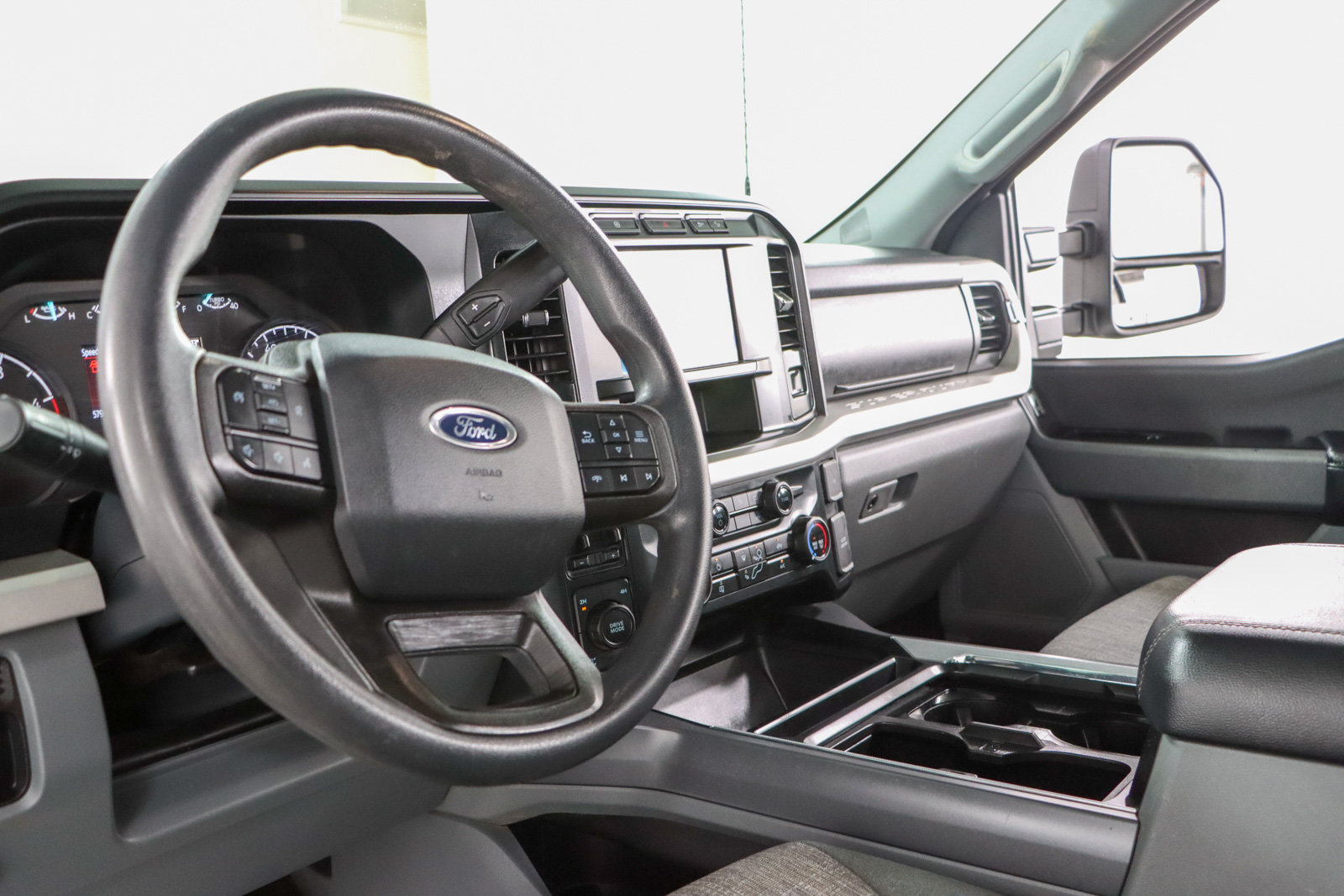 Used 2024 Ford F250 XLT w/ FX4 Off-Road Package AWD/4WD image 25
