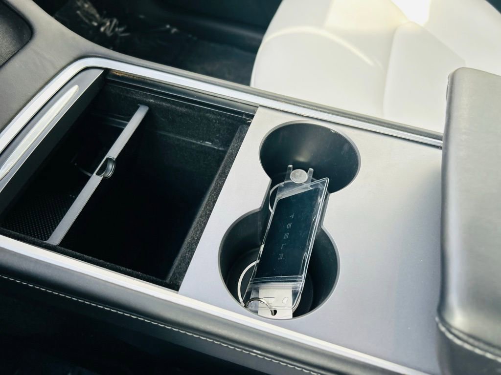 Used 2021 Tesla Model Y Performance image 28