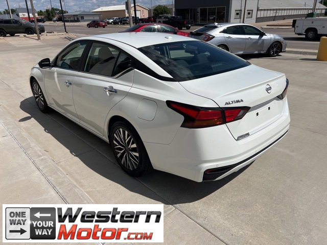 Used 2023 Nissan Altima 2.5 SV image 4
