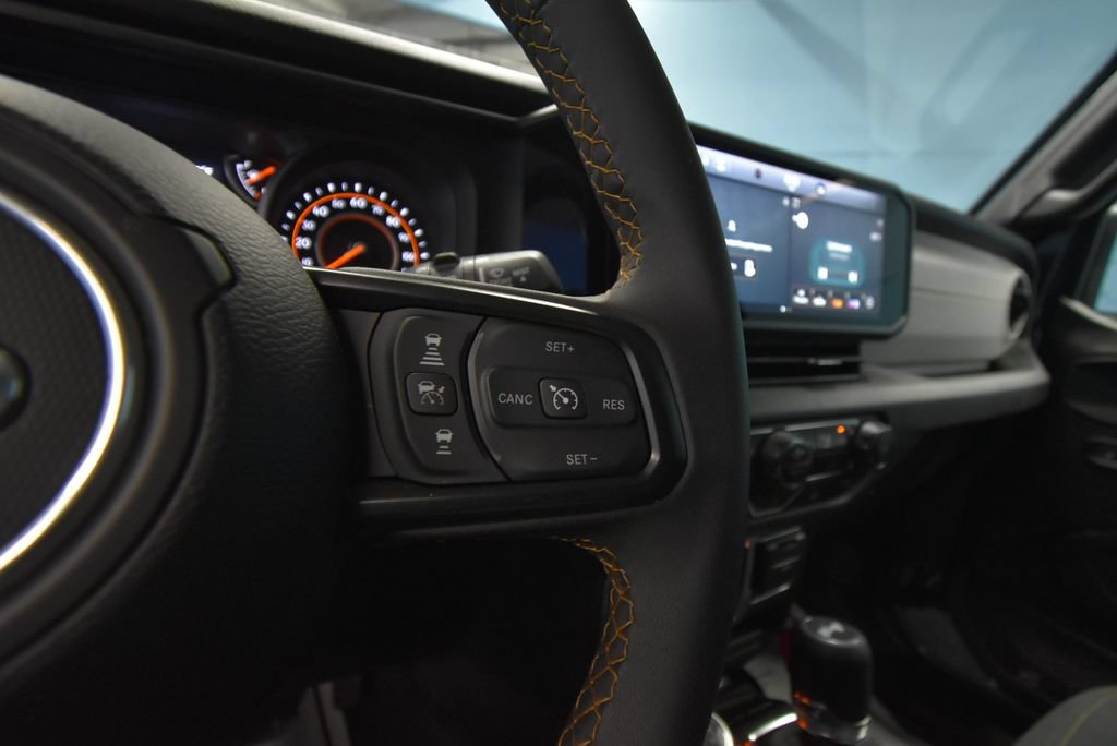 Used 2025 Jeep Wrangler Sport AWD/4WD image 11