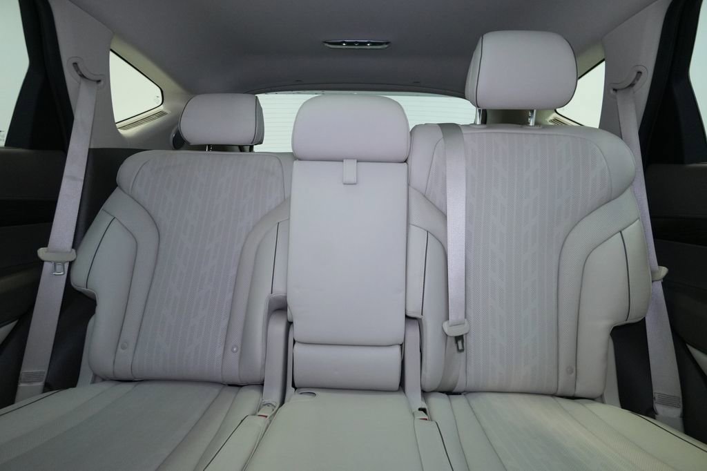 Used 2022 Genesis GV80 2.5T w/ Advanced Package 02 image 23