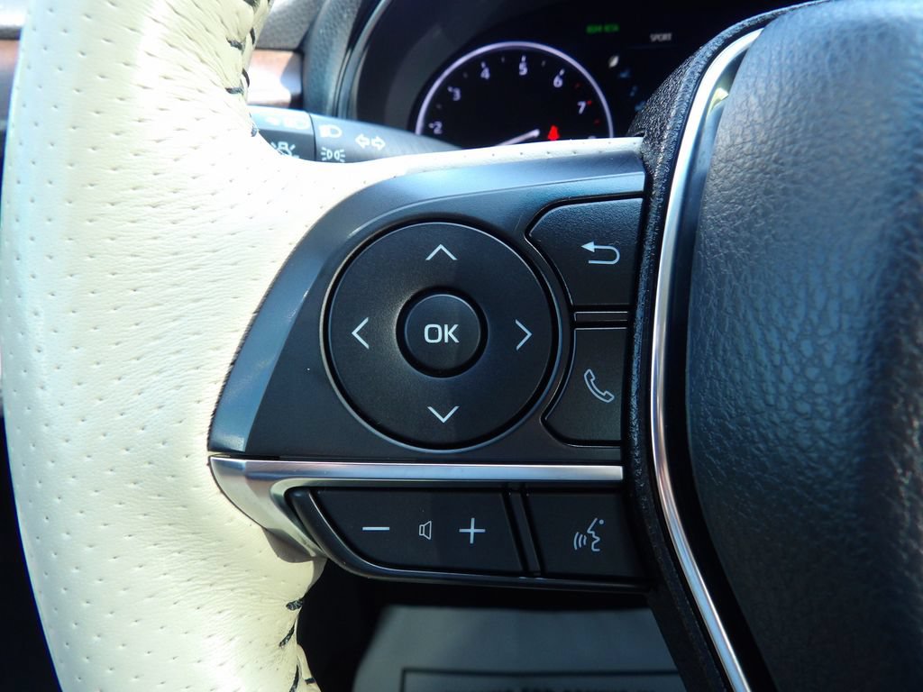 Used 2020 Toyota Avalon Limited FWD image 17