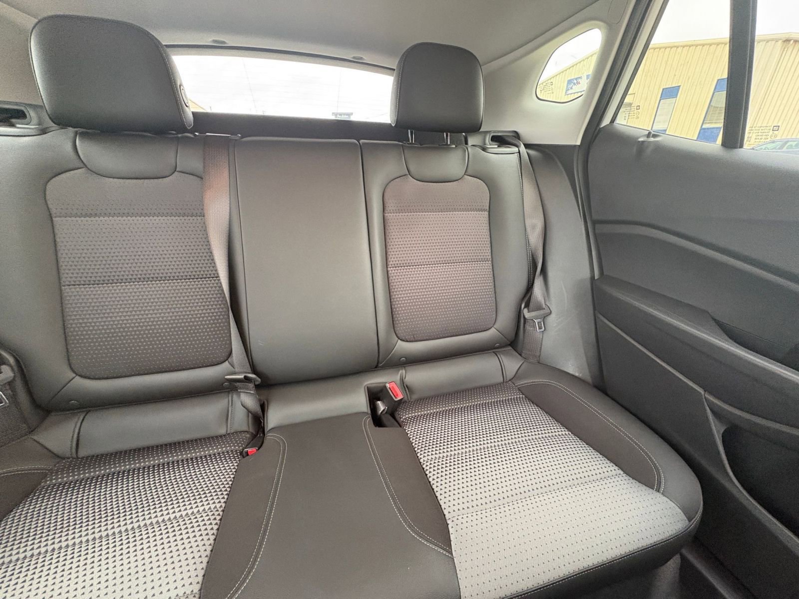Used 2025 Chevrolet Trax LT image 35