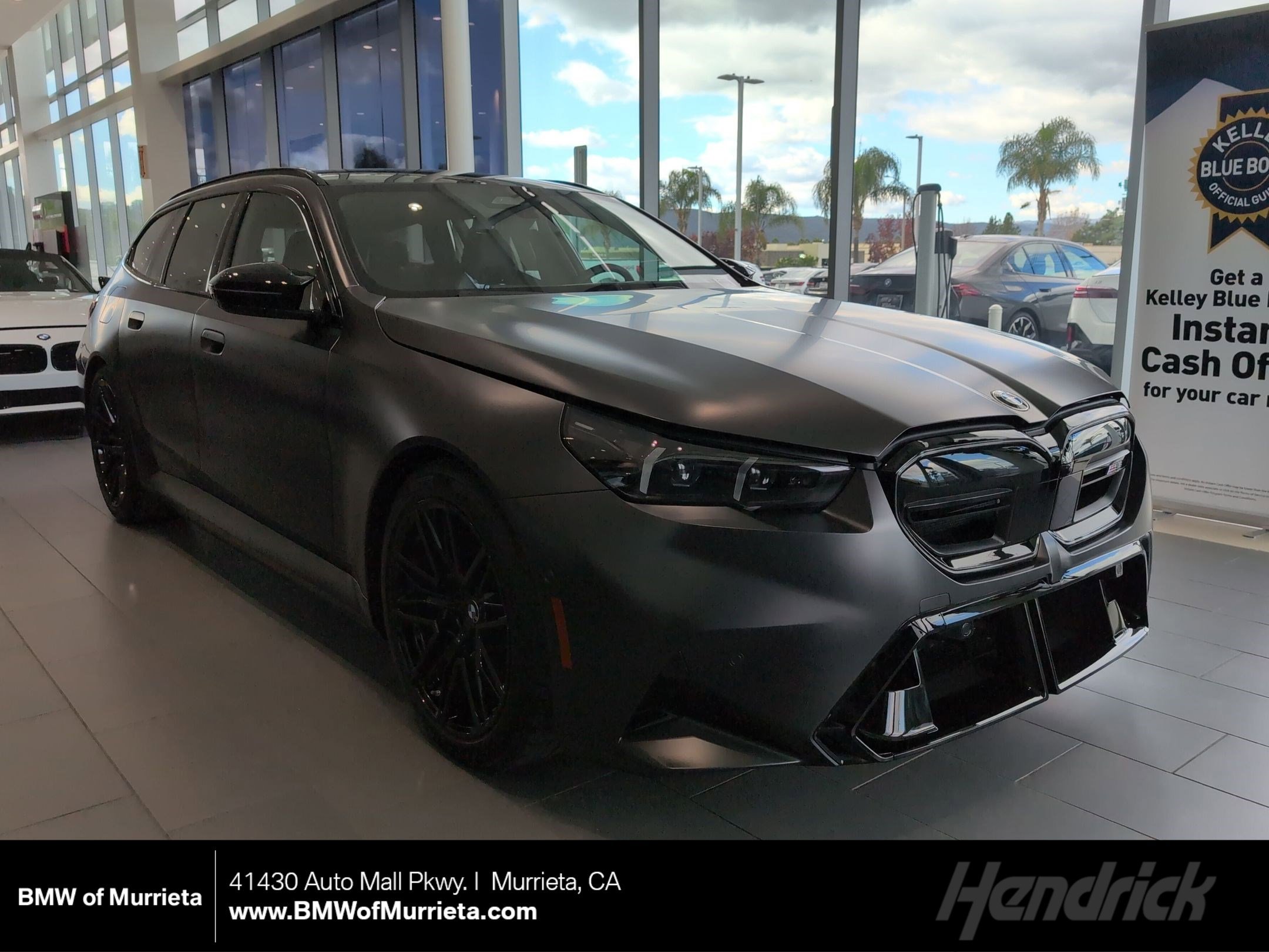 Used 2025 BMW M5 Touring w/ Executive Package image 1