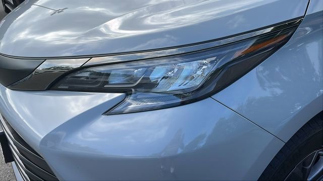 Certified 2024 Toyota Sienna XLE Woodland Edition image 7