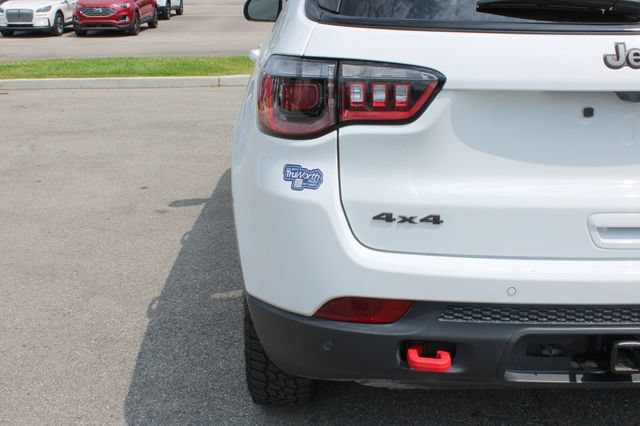 Used 2025 Jeep Compass Trailhawk w/ Trailhawk Convenience Group AWD/4WD image 41