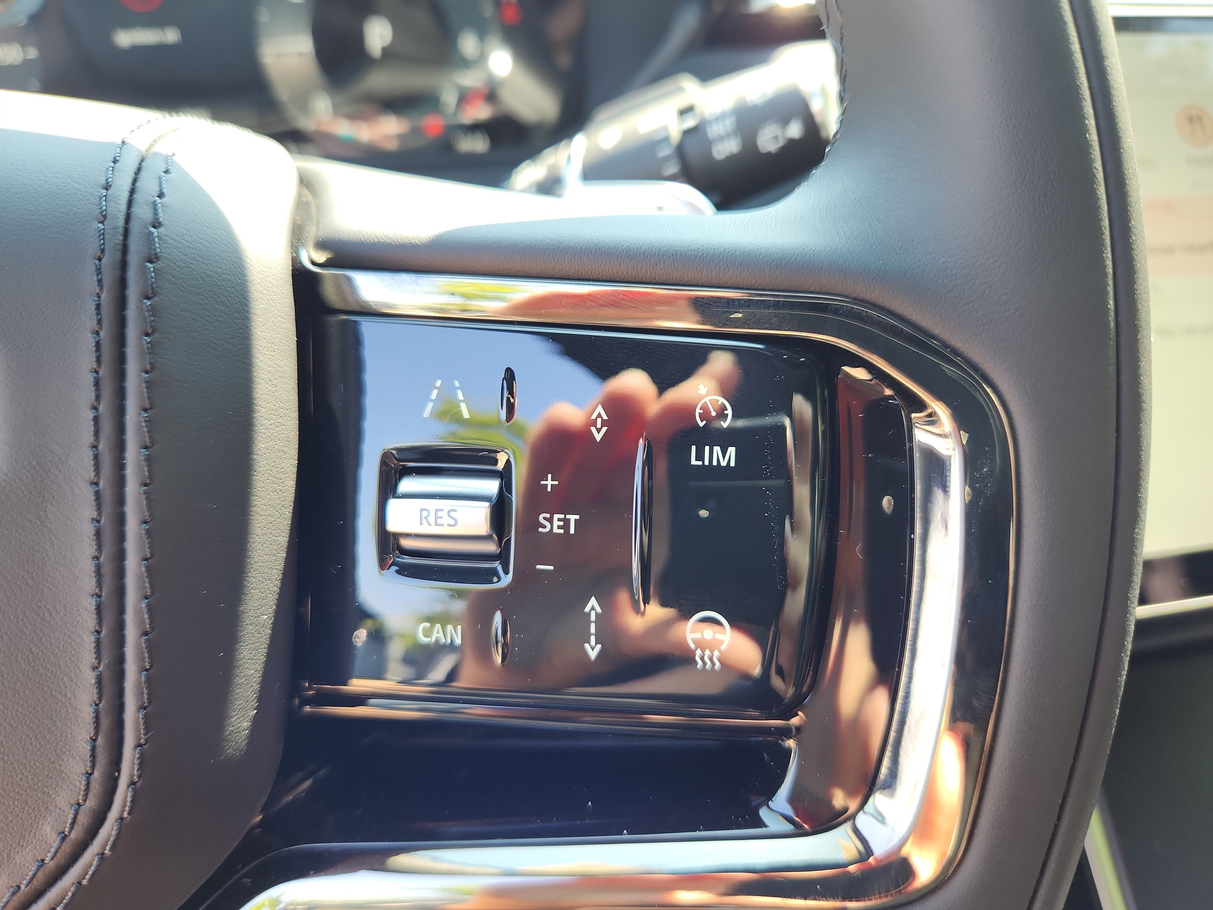 Used 2026 Land Rover Range Rover Velar Dynamic SE image 20