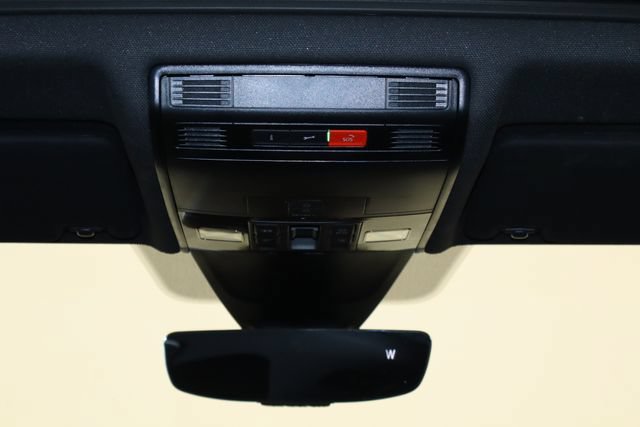 Used 2023 Volkswagen Tiguan SE R-Line AWD/4WD image 23