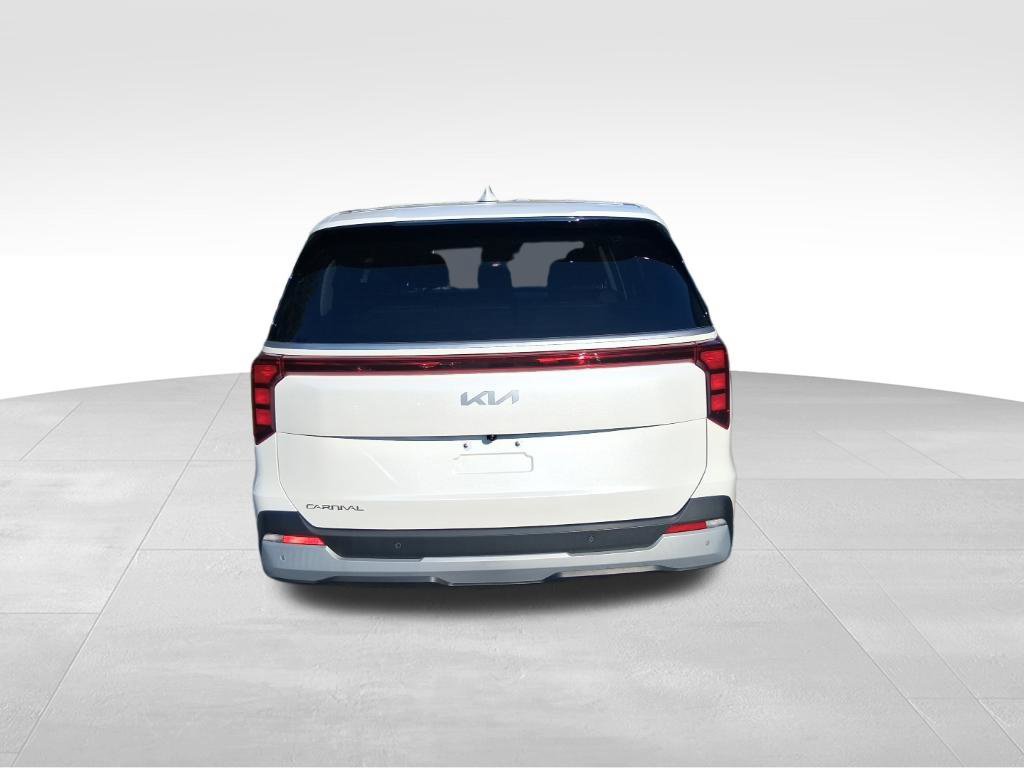 Certified 2026 Kia Carnival FWD image 6