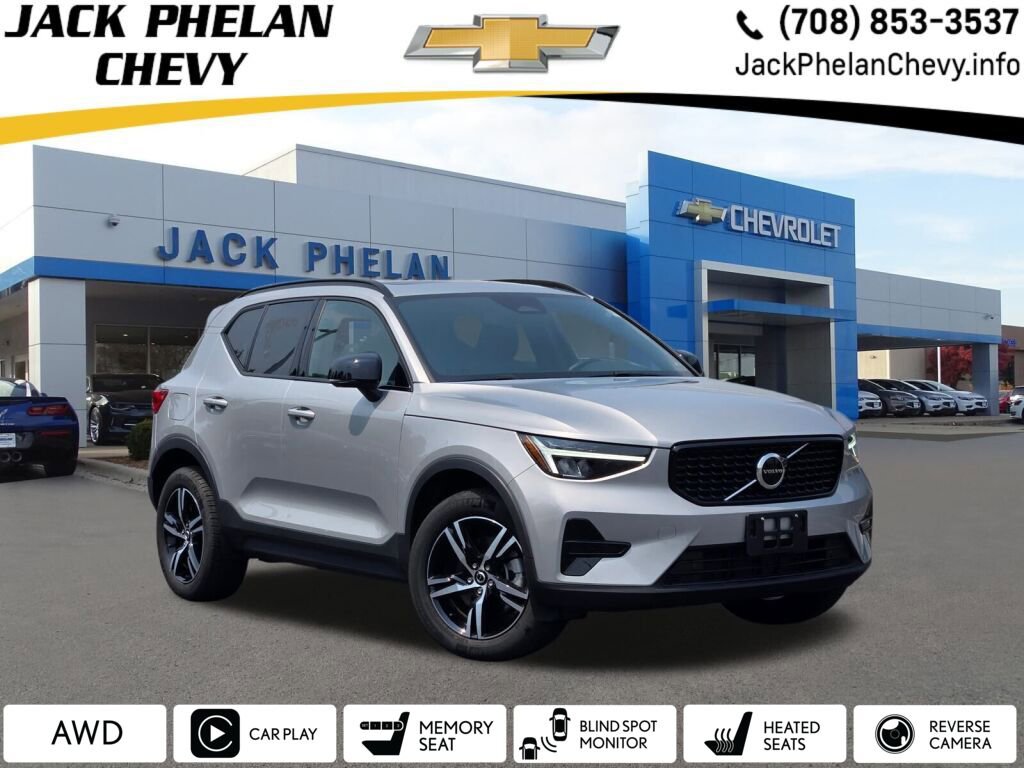 Used 2024 Volvo XC40 B5 Core