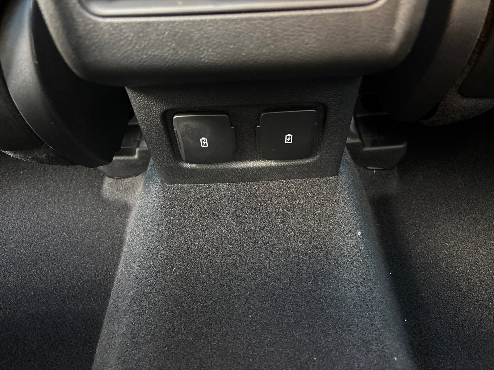 New 2026 Lincoln Corsair Reserve w/ Rear Removable Package Tray image 33