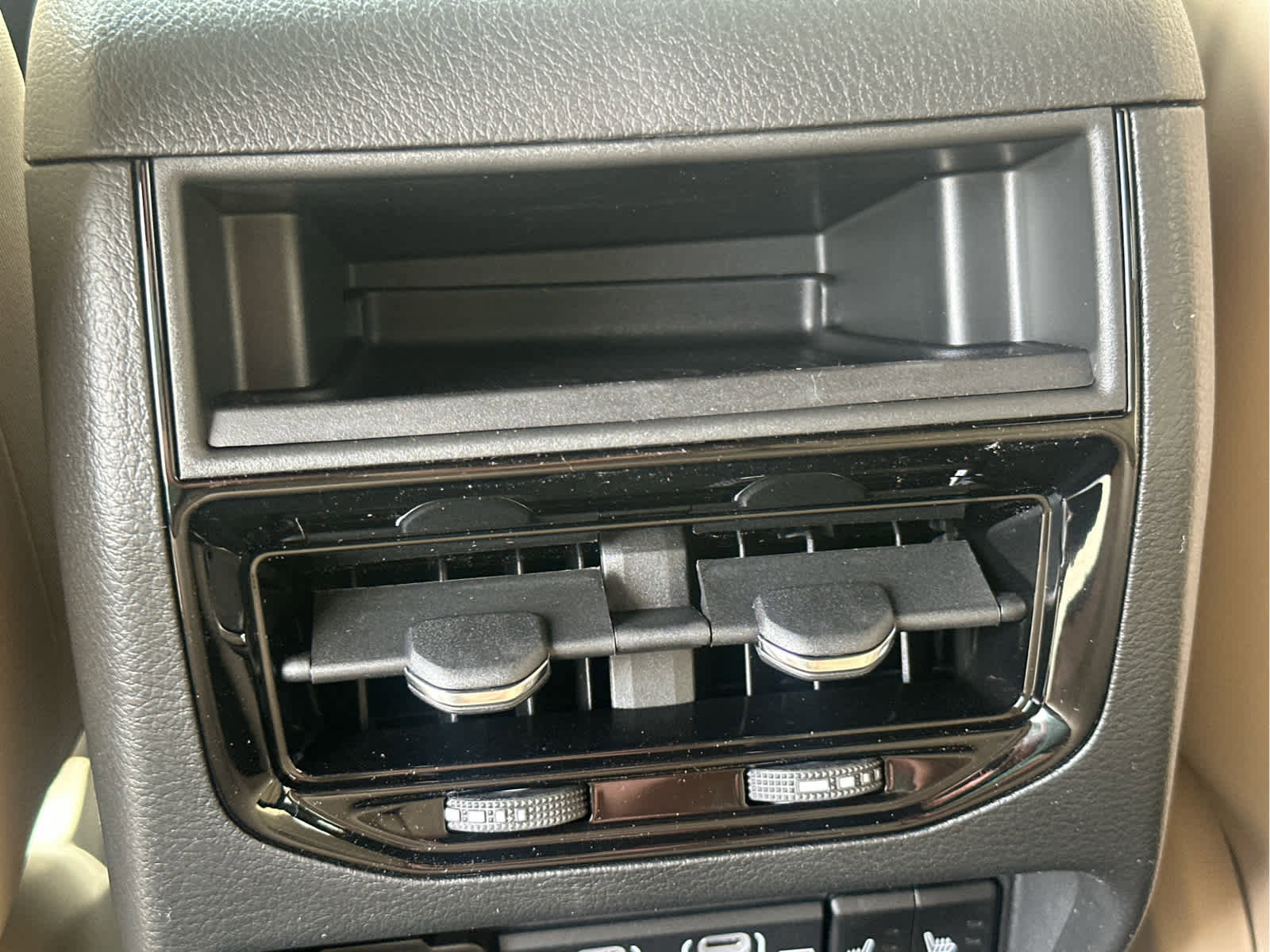 New 2025 Jeep Grand Cherokee Limited w/ Luxury Tech Group II image 55