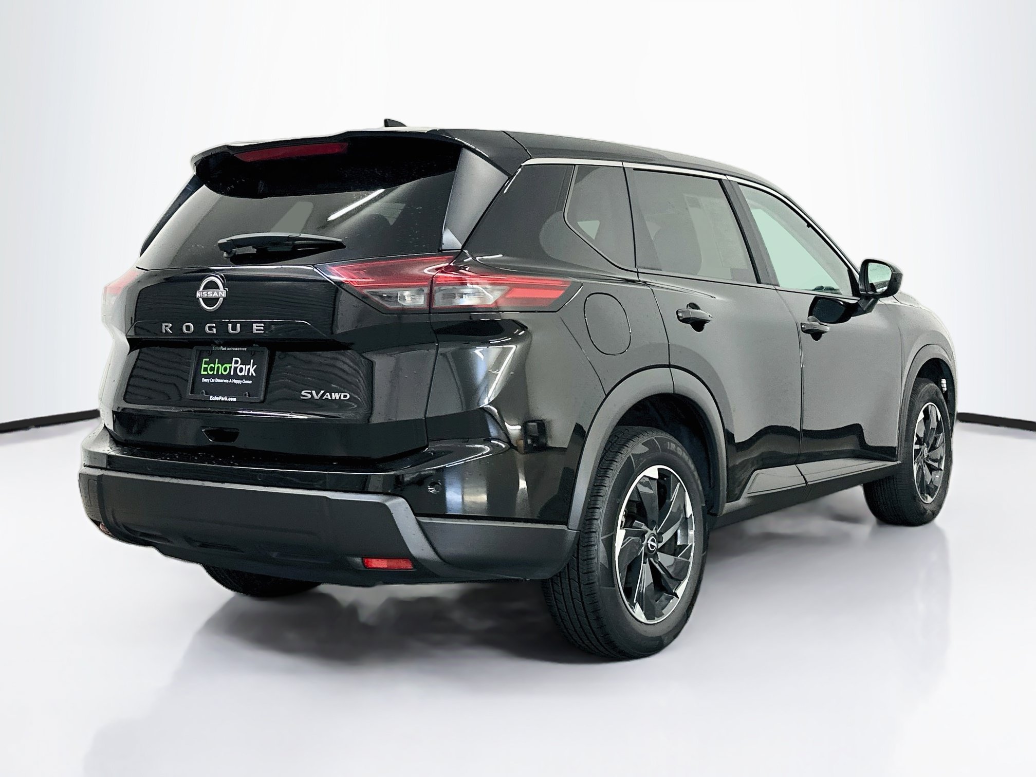 Used 2024 Nissan Rogue SV AWD/4WD image 9