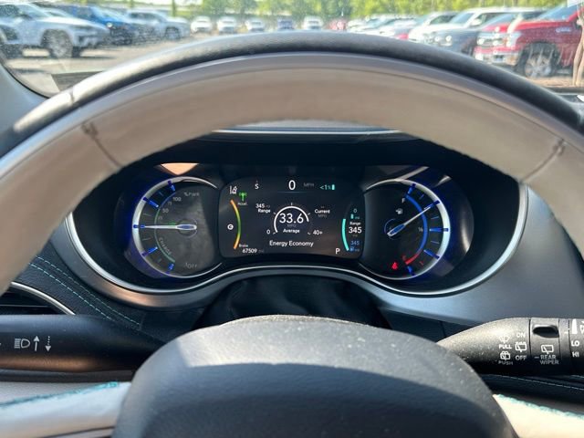 Used 2020 Chrysler Pacifica Limited w/ Advanced Safetytec Group FWD image 25