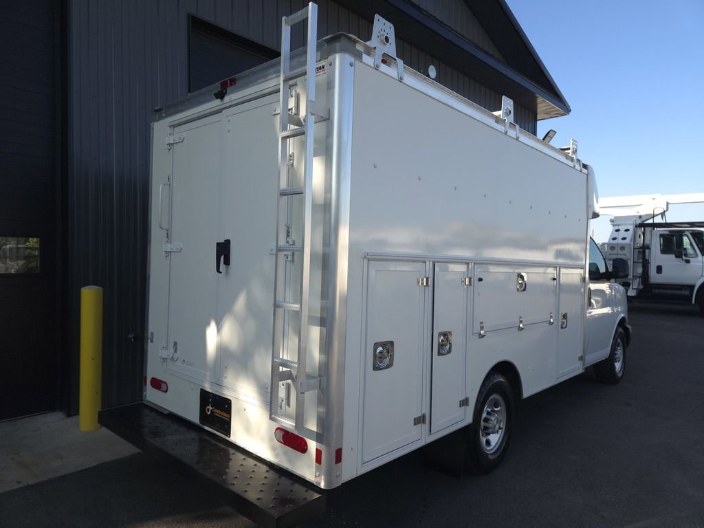 Used 2019 Chevrolet Express 3500 RWD image 7