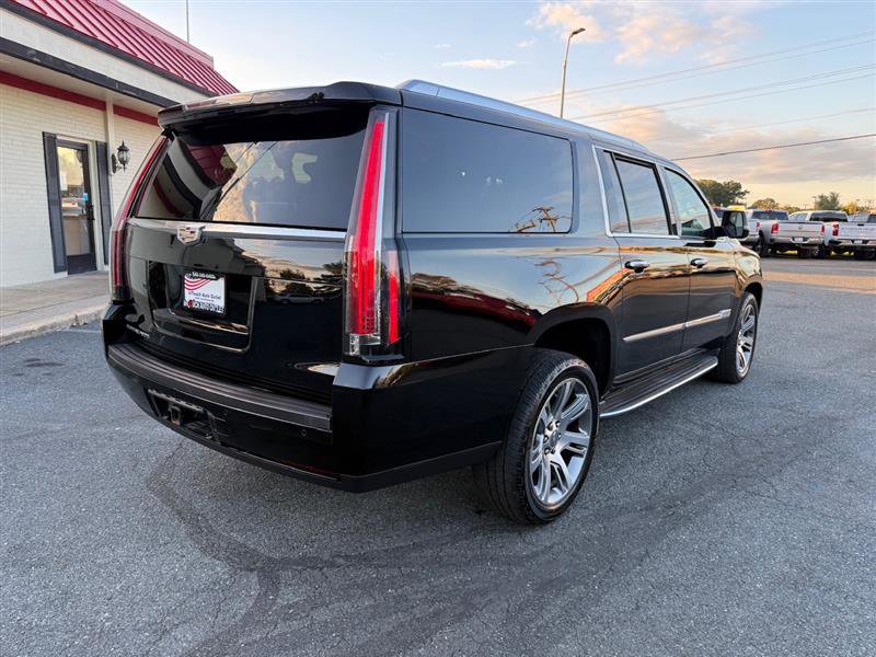 Used 2015 Cadillac Escalade ESV Luxury image 3