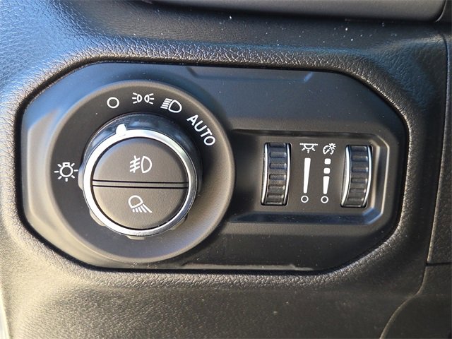 Used 2022 Jeep Gladiator Willys image 25