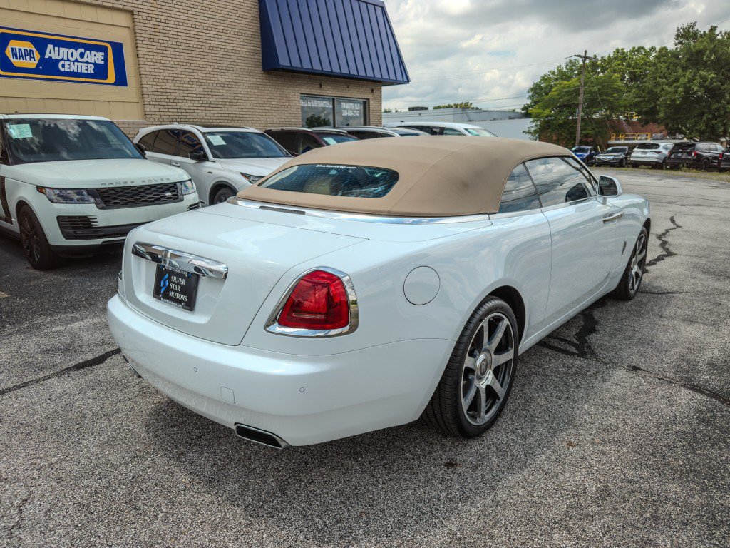 Used 2018 Rolls-Royce Dawn RWD image 16