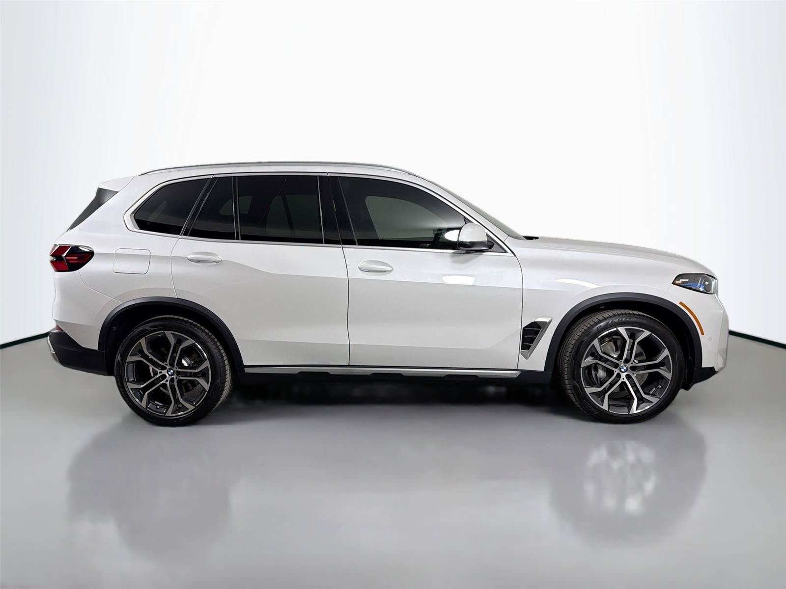 New 2026 BMW X5 xDrive40i AWD/4WD image 4