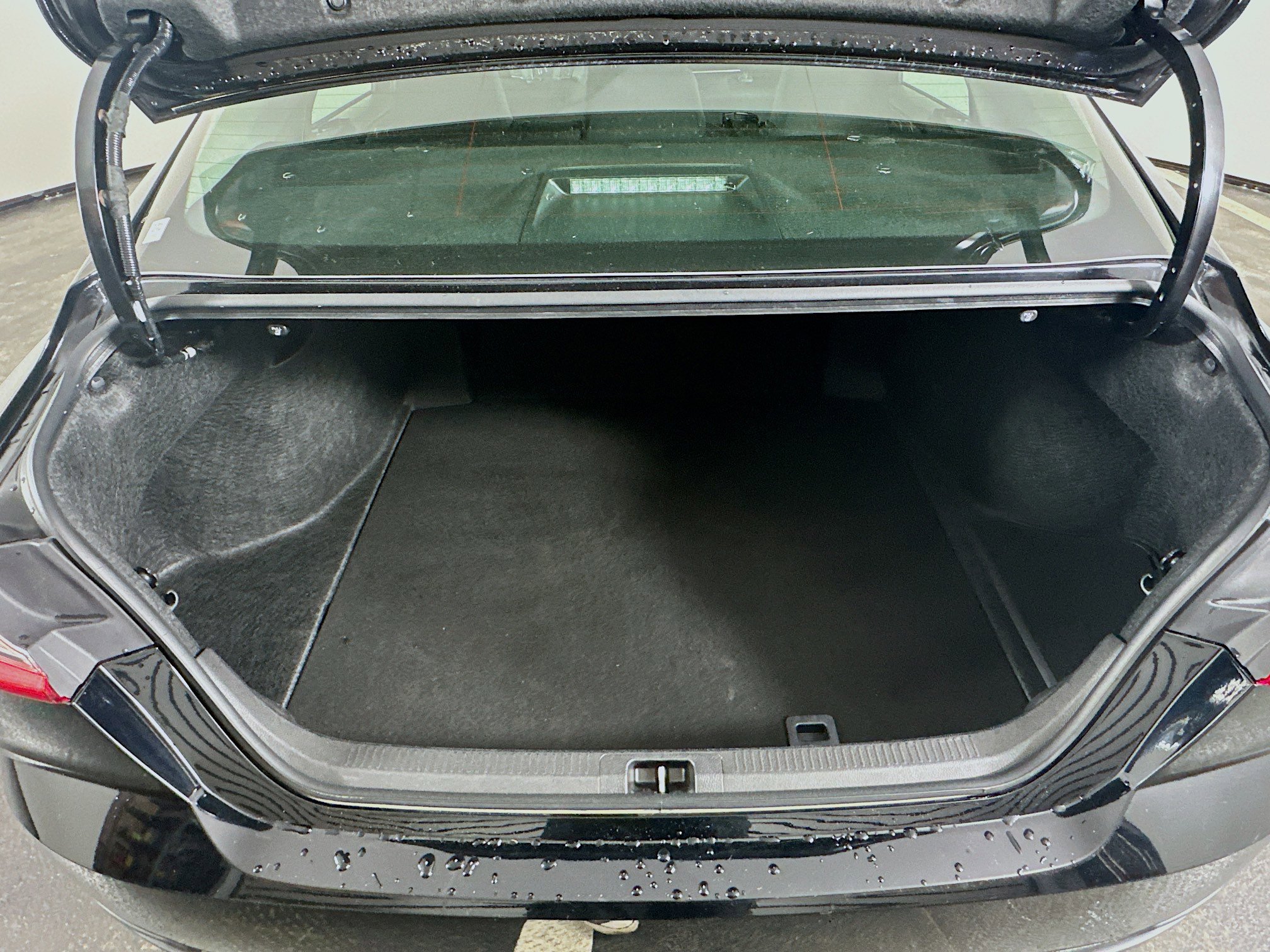 Used 2025 Toyota Camry LE image 29