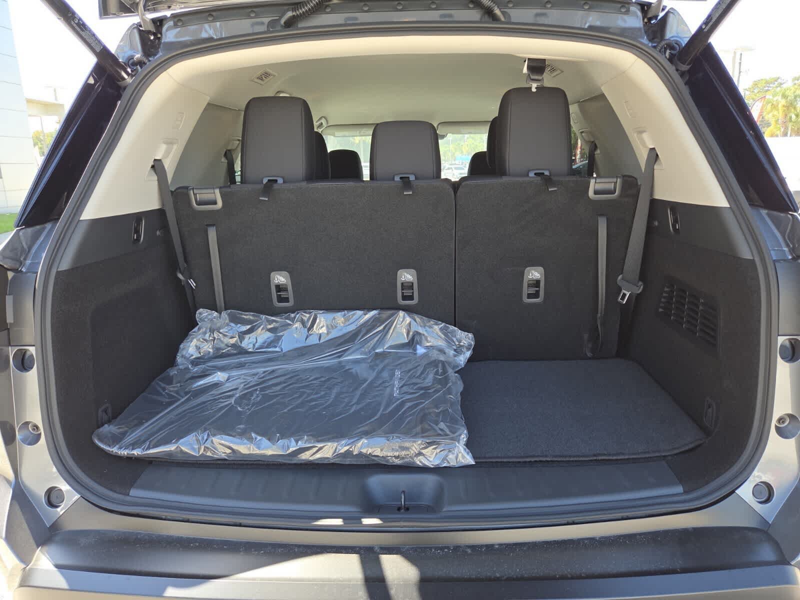 New 2026 Nissan Pathfinder SV FWD image 7