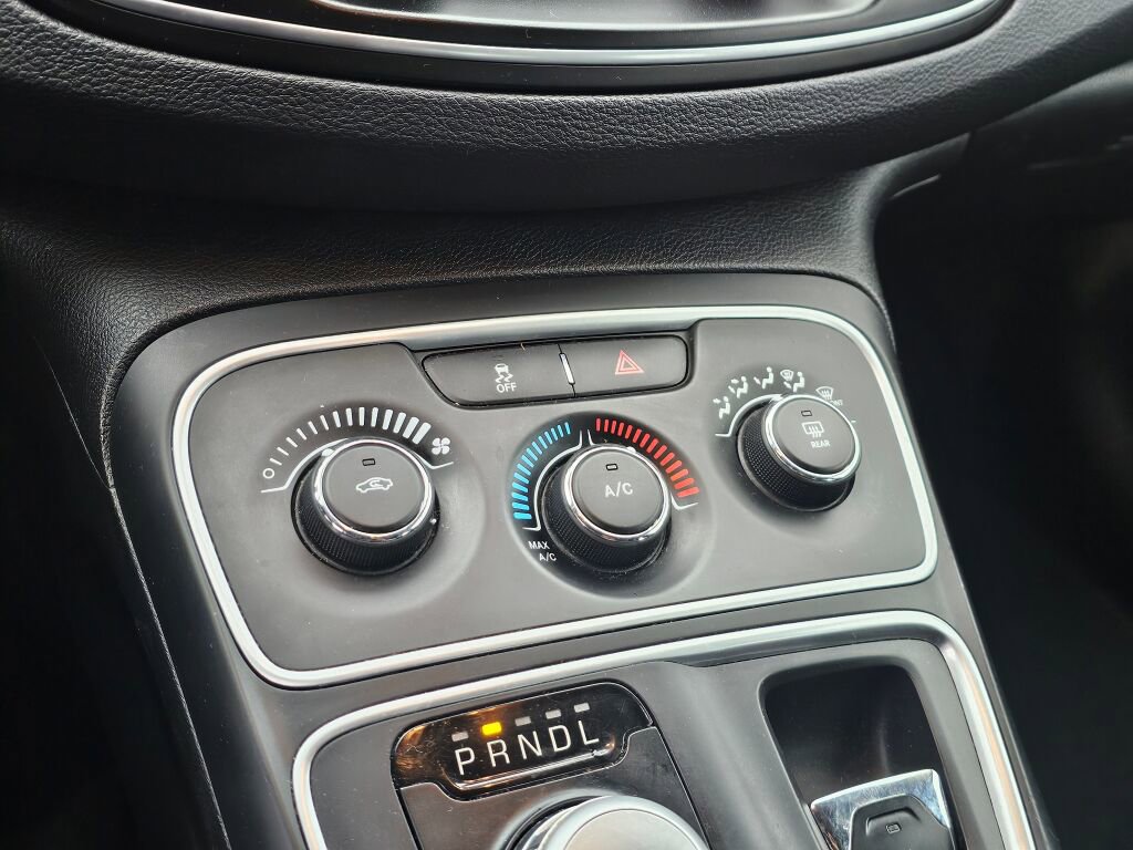 Used 2016 Chrysler 200 LX image 35