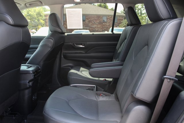 Used 2025 Toyota Grand Highlander AWD image 40