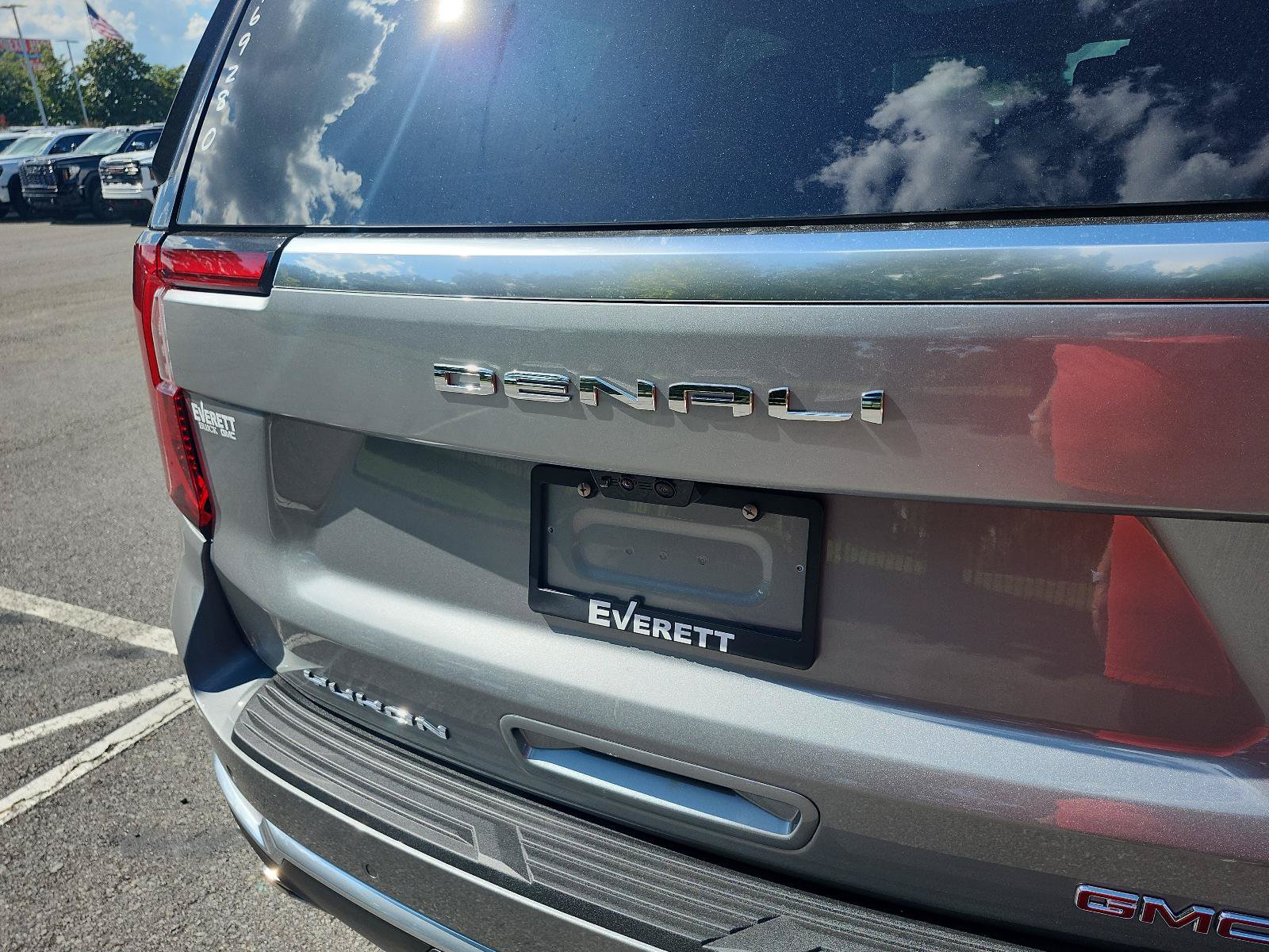 New 2026 GMC Yukon XL Denali w/ Denali Reserve Package AWD/4WD image 4