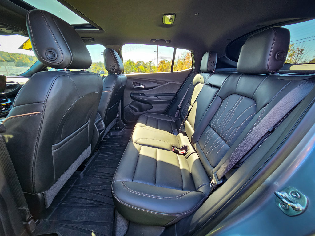 Used 2024 Buick Envista Avenir FWD image 33