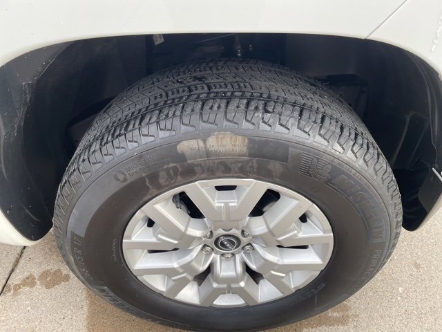 Used 2024 Nissan Frontier SV w/ SV Convenience Package image 17
