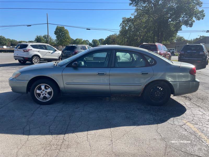 Used 2005 Ford Taurus SE FWD image 8