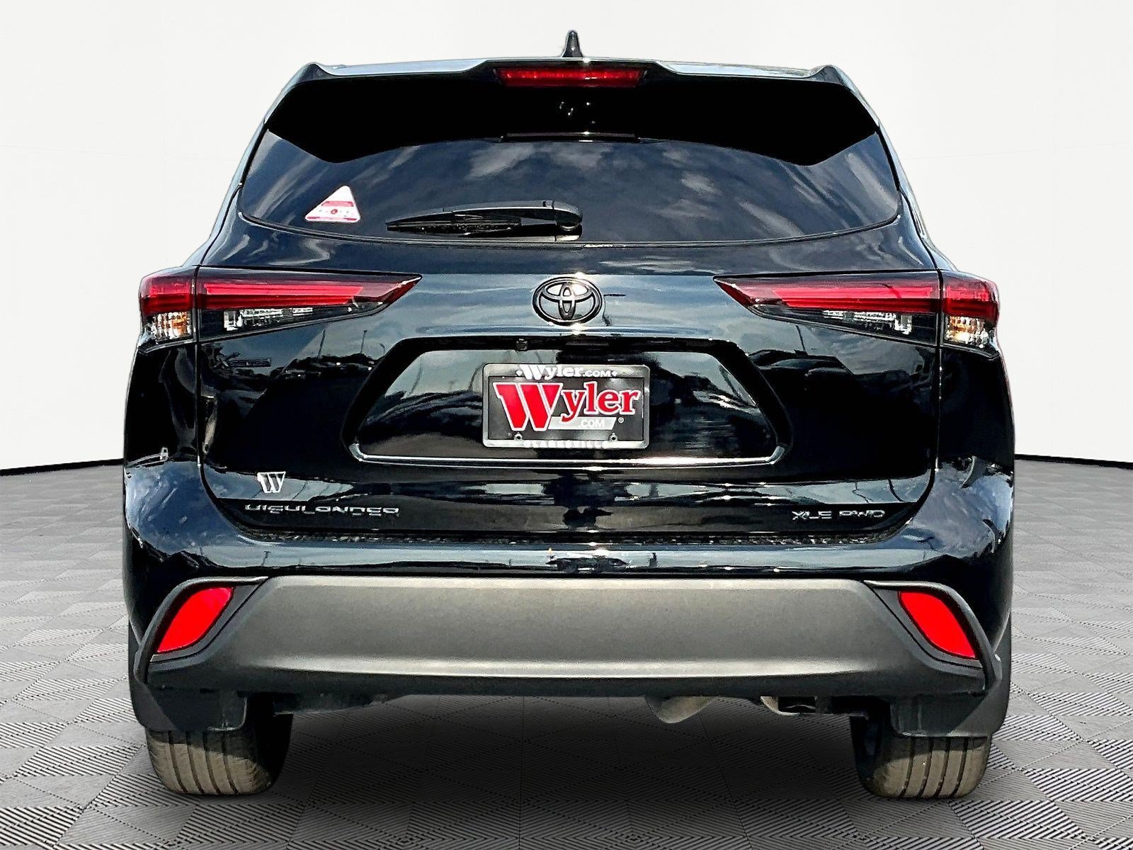 Used 2026 Toyota Highlander XLE AWD/4WD image 5