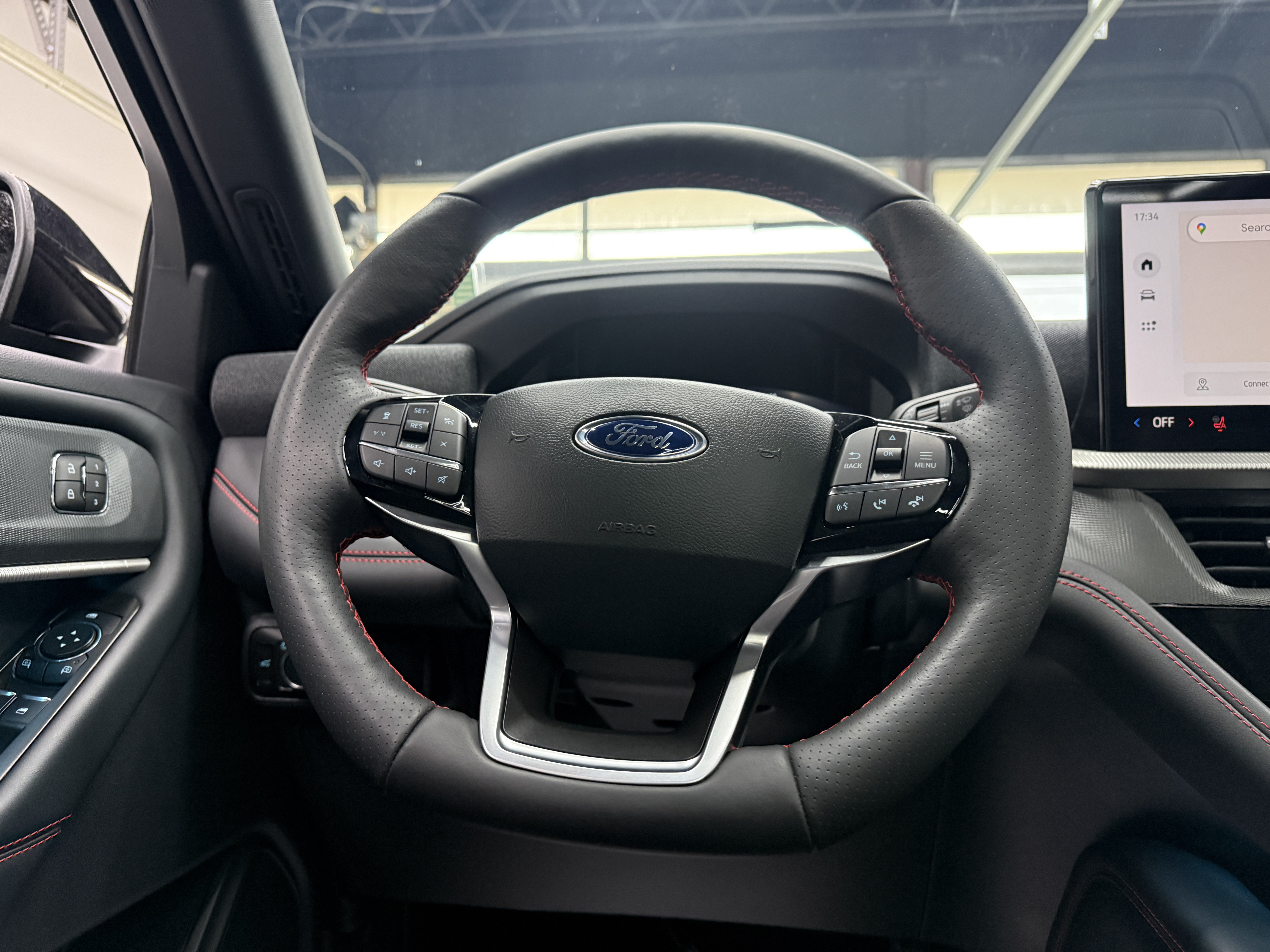 Used 2026 Ford Explorer ST-Line w/ ST-Line Street Pack AWD/4WD image 15