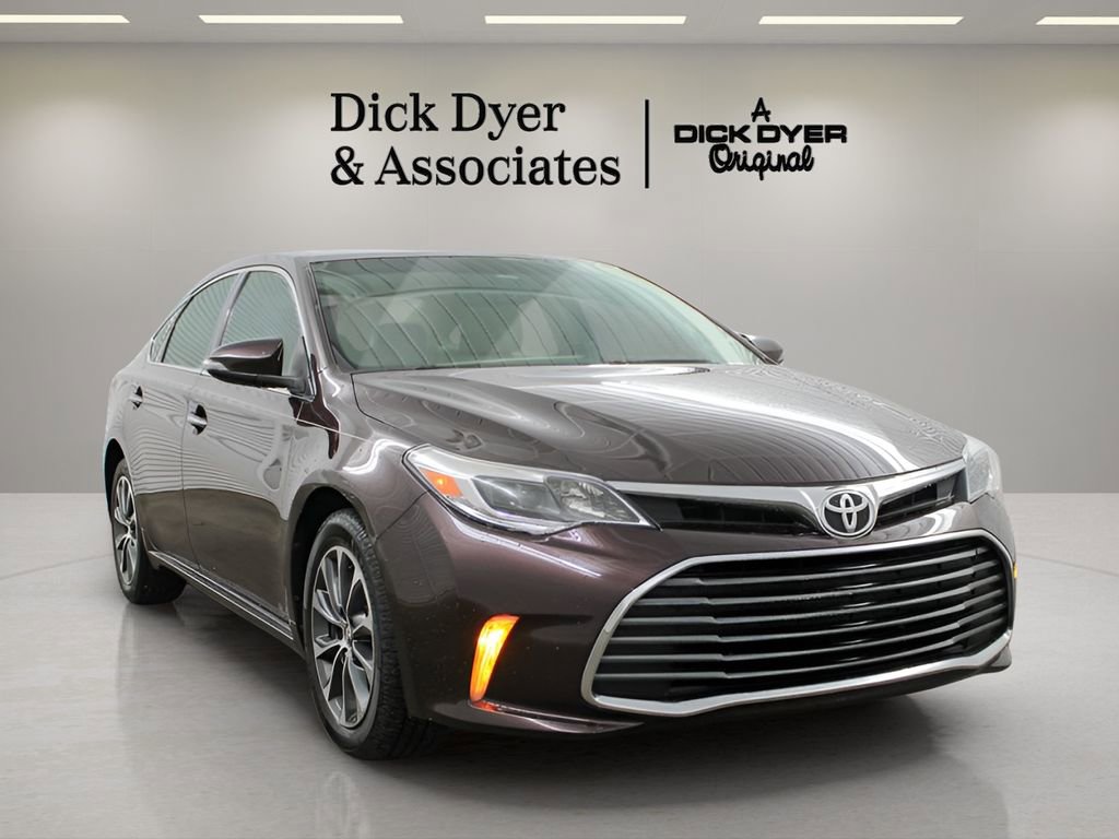 Used 2016 Toyota Avalon XLE Plus FWD image 3