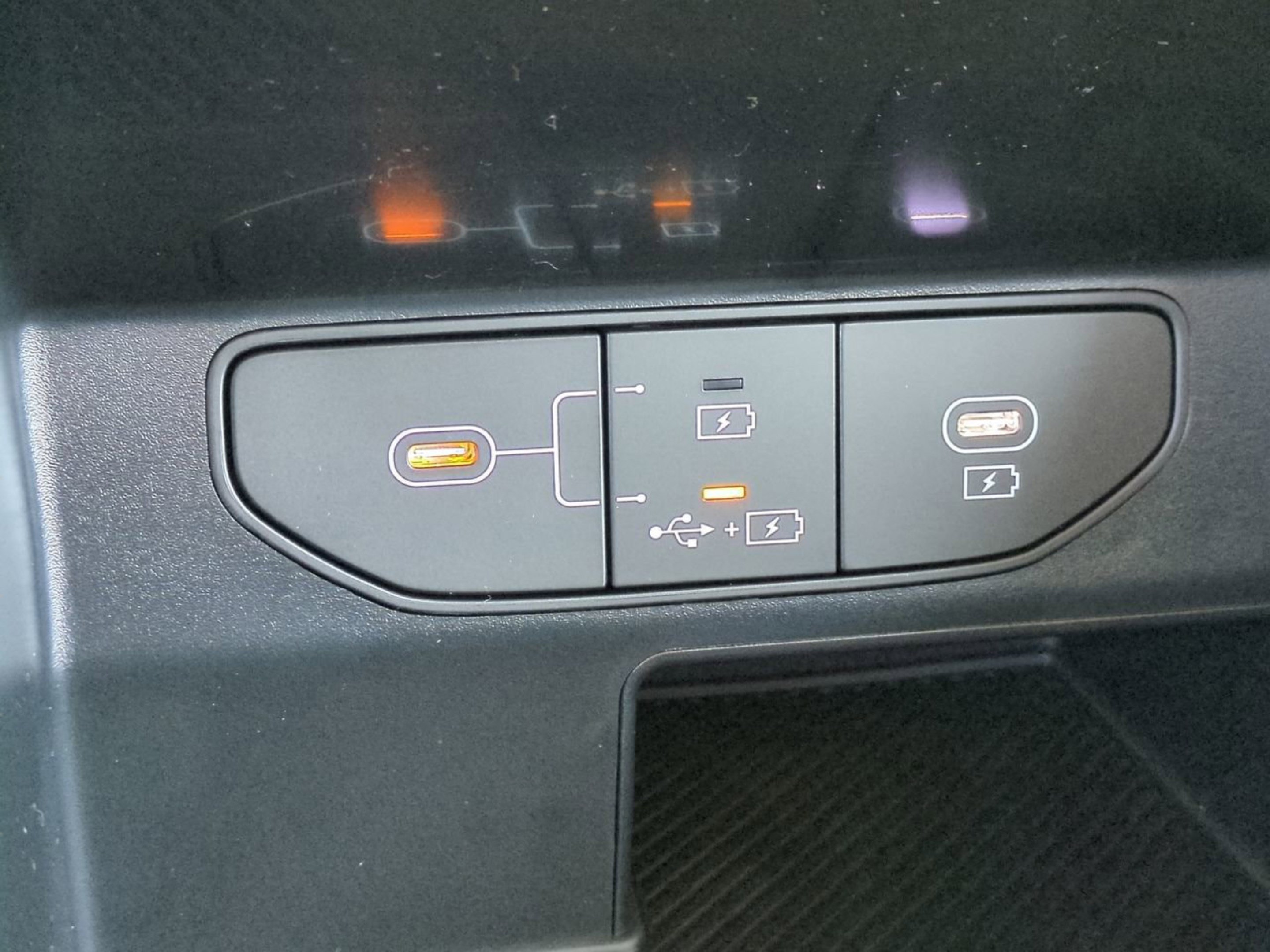 Certified 2026 Kia Sorento LX FWD image 24