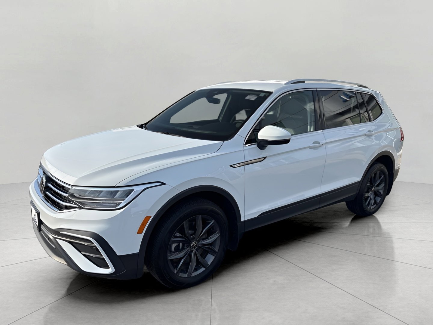 Used 2022 Volkswagen Tiguan SE AWD/4WD image 8