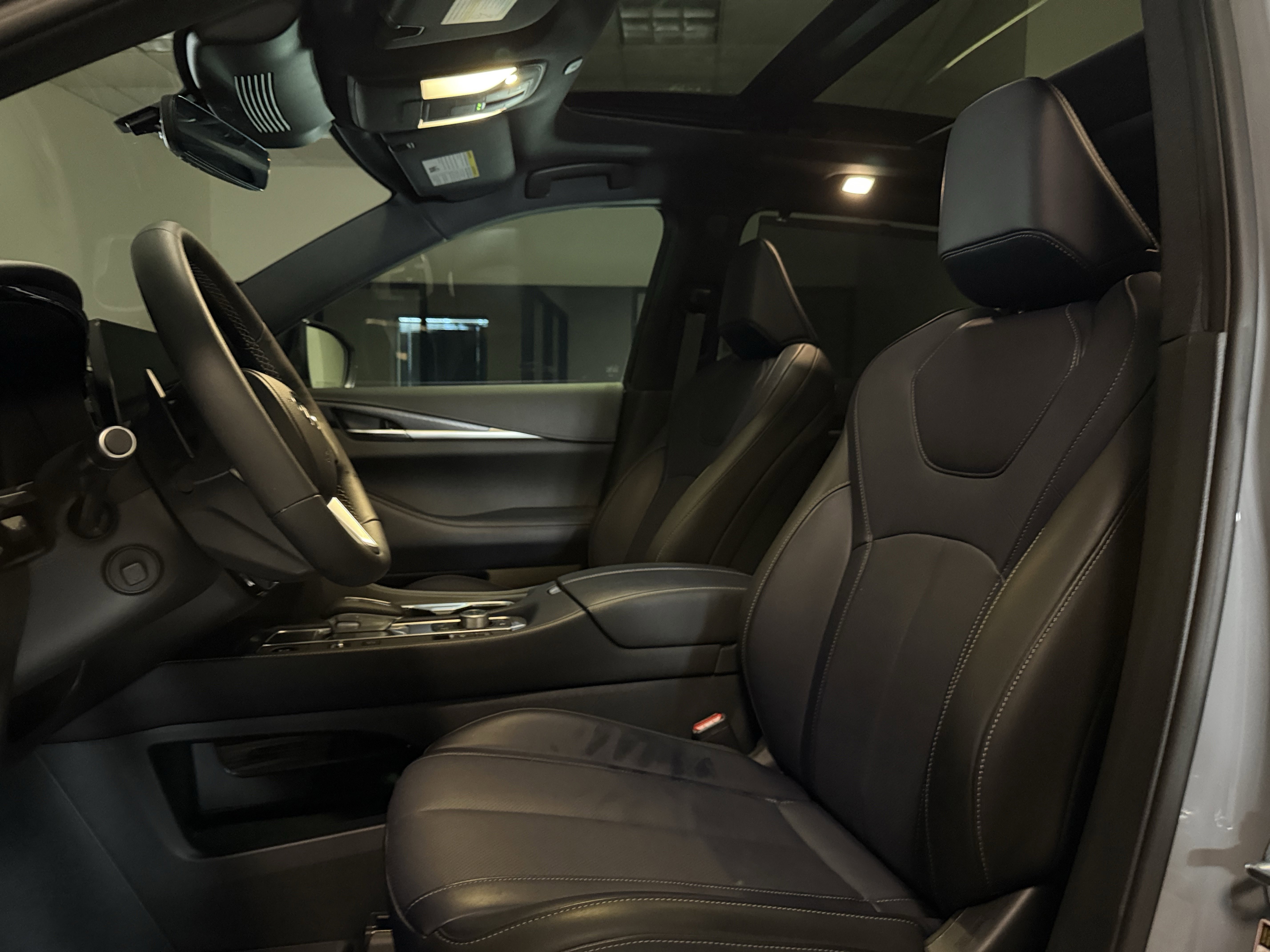 Certified 2026 INFINITI QX60 Sport AWD/4WD image 12