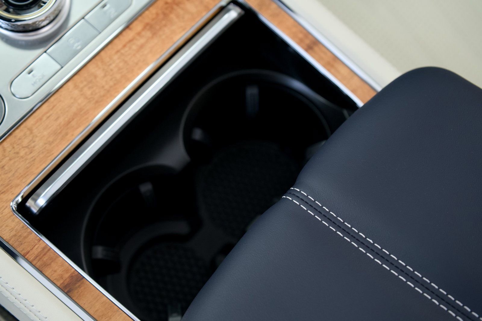 New 2026 Bentley Continental GTC image 36