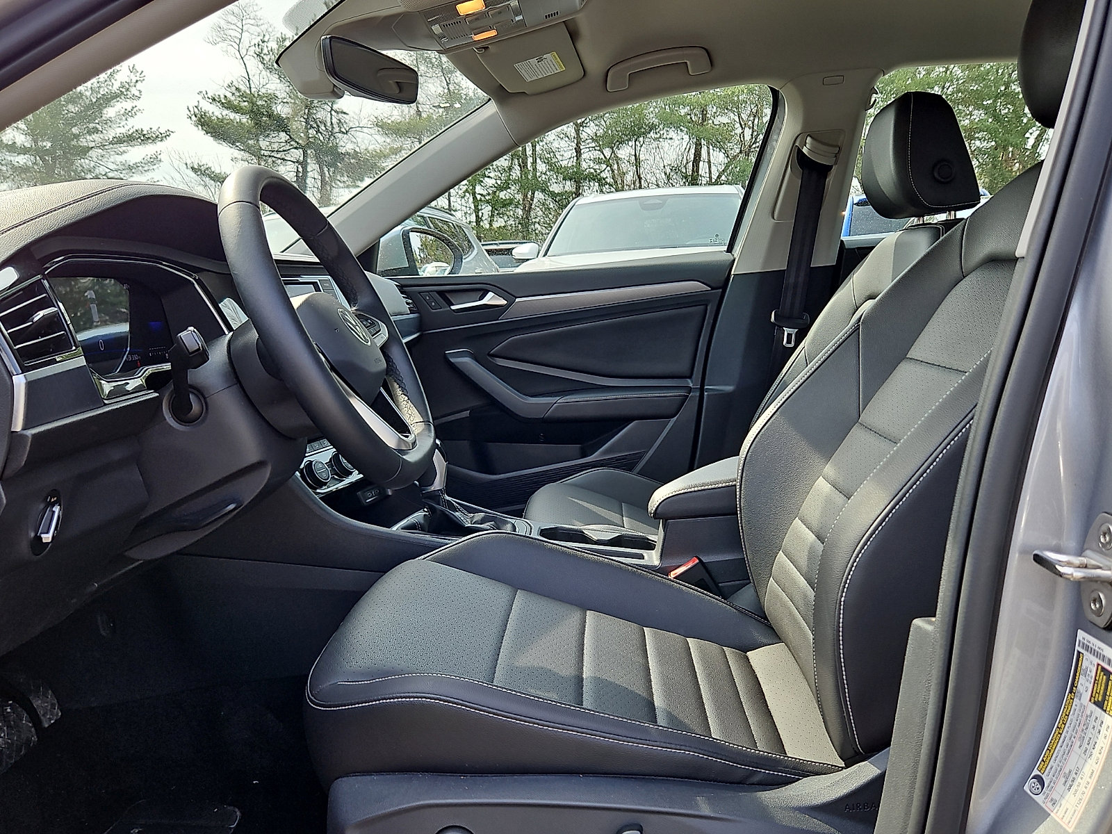 Used 2023 Volkswagen Jetta SE image 14