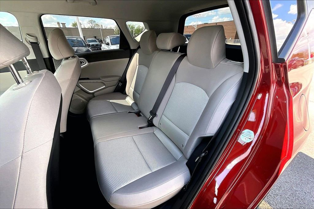 Used 2025 Kia Soul LX image 24