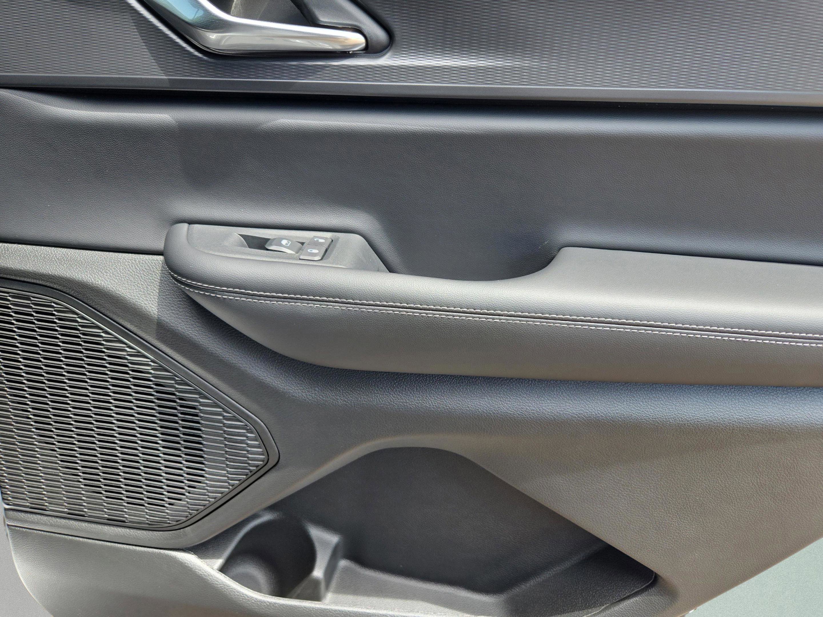 New 2025 Jeep Grand Cherokee L Altitude image 44