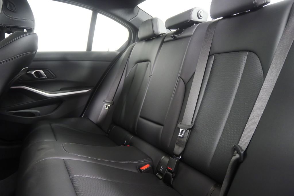 Used 2025 BMW 330i Sedan image 16